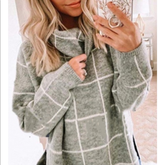 Sweaters - Boutique Gray Grid Turtleneck Sweater